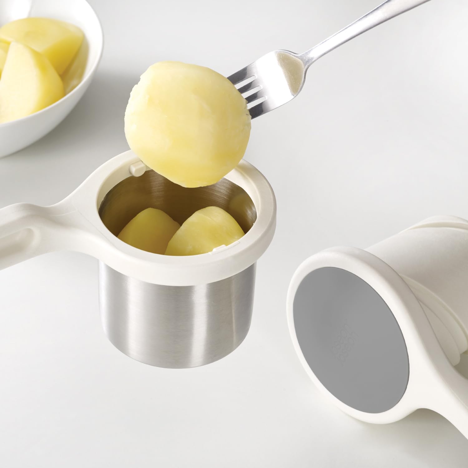 Joseph Joseph 7020100WH Helix Potato Ricer