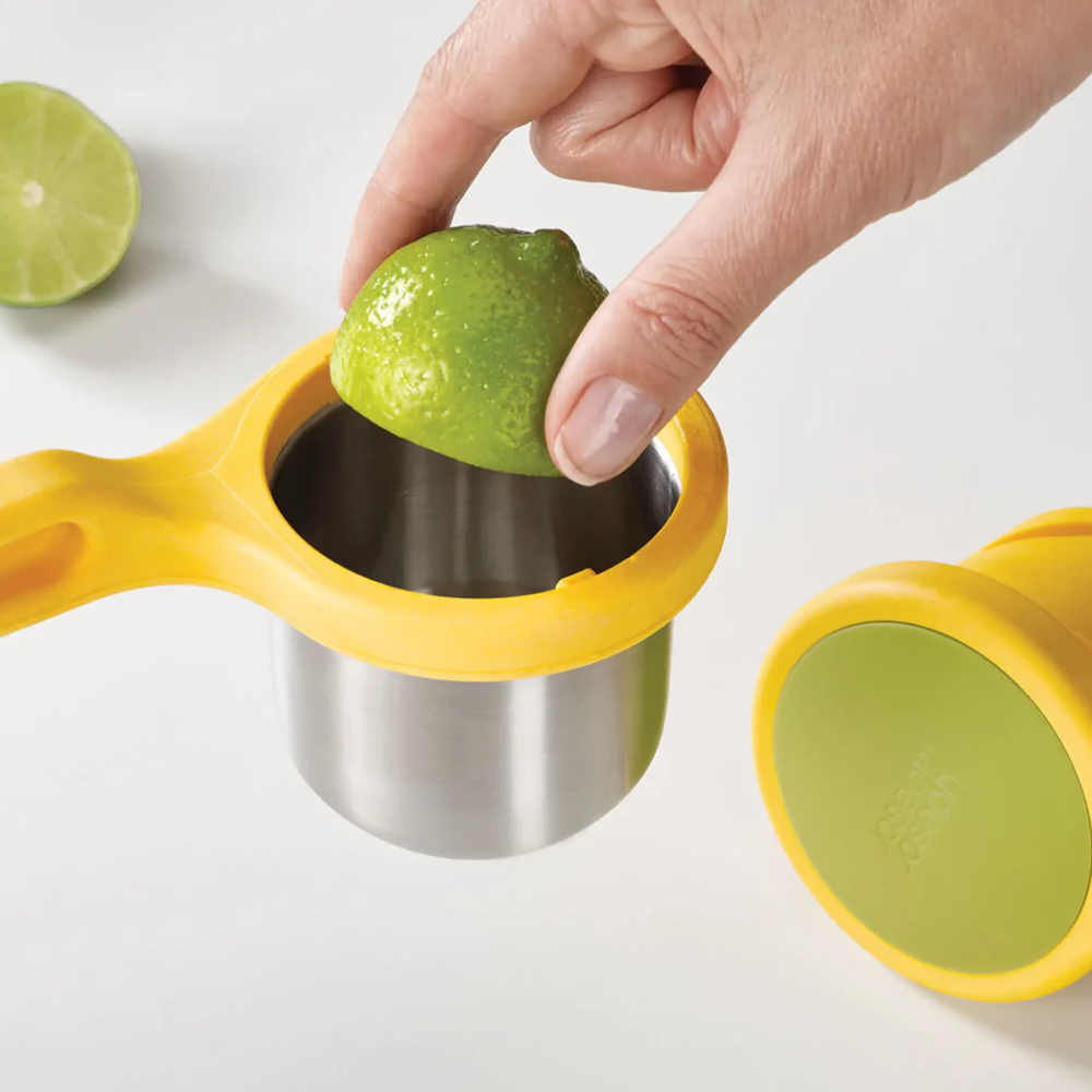 Joseph Joseph 7020101OR Helix™ Citrus Juicer