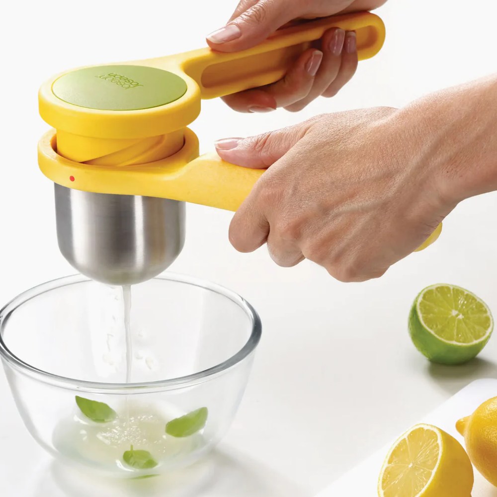 Joseph Joseph 7020101OR Helix™ Citrus Juicer