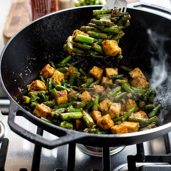 Lodge L14W 14 Inch Cast Iron Wok w/loop handles